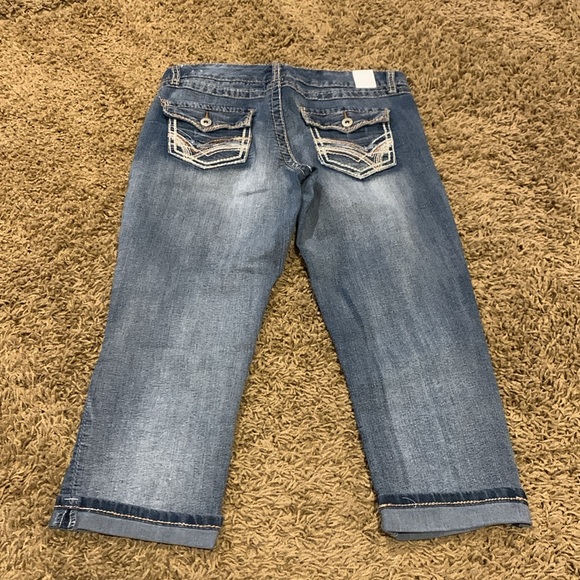 Capris - Picture 5 of 10